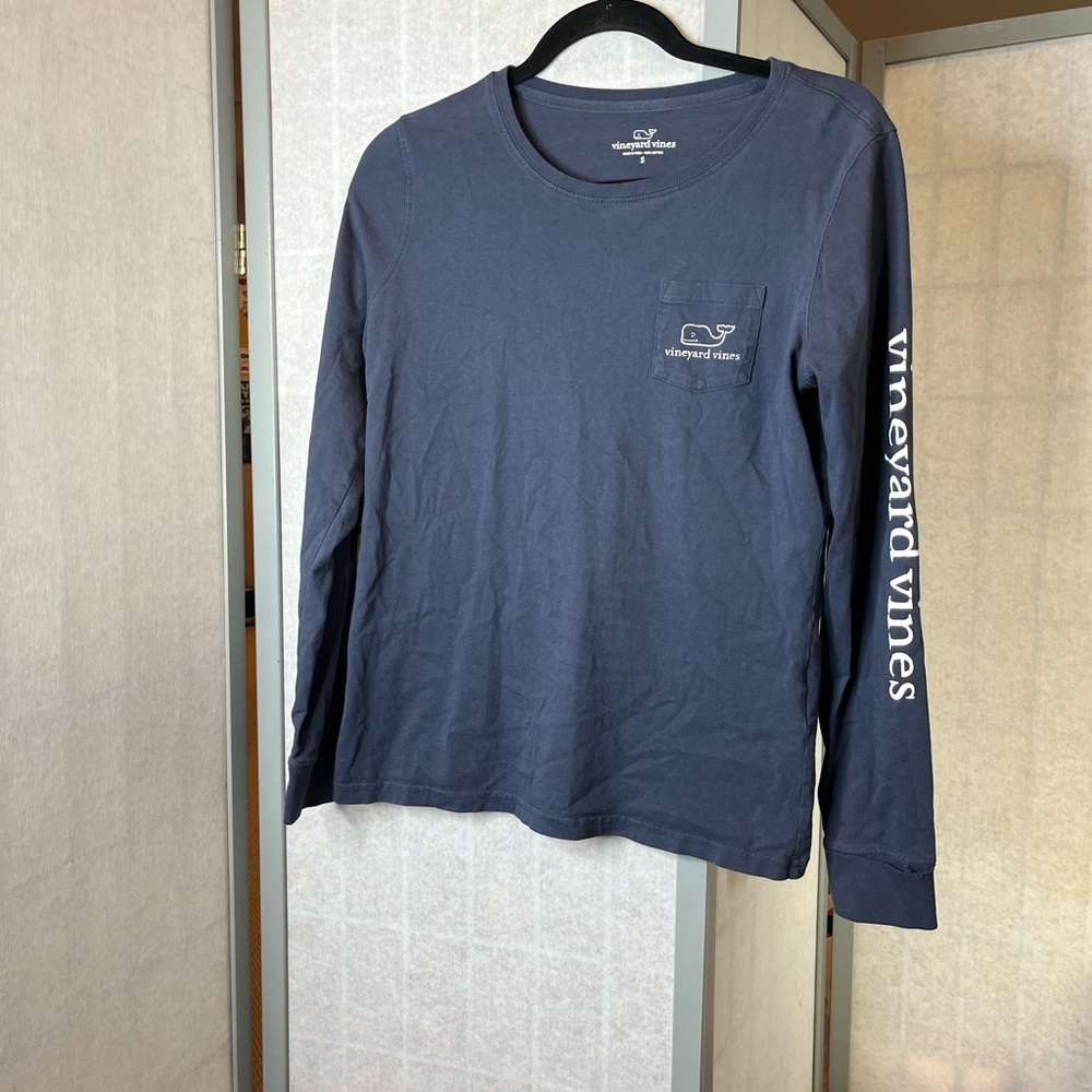 Vineyard Vines navy long sleeved tee